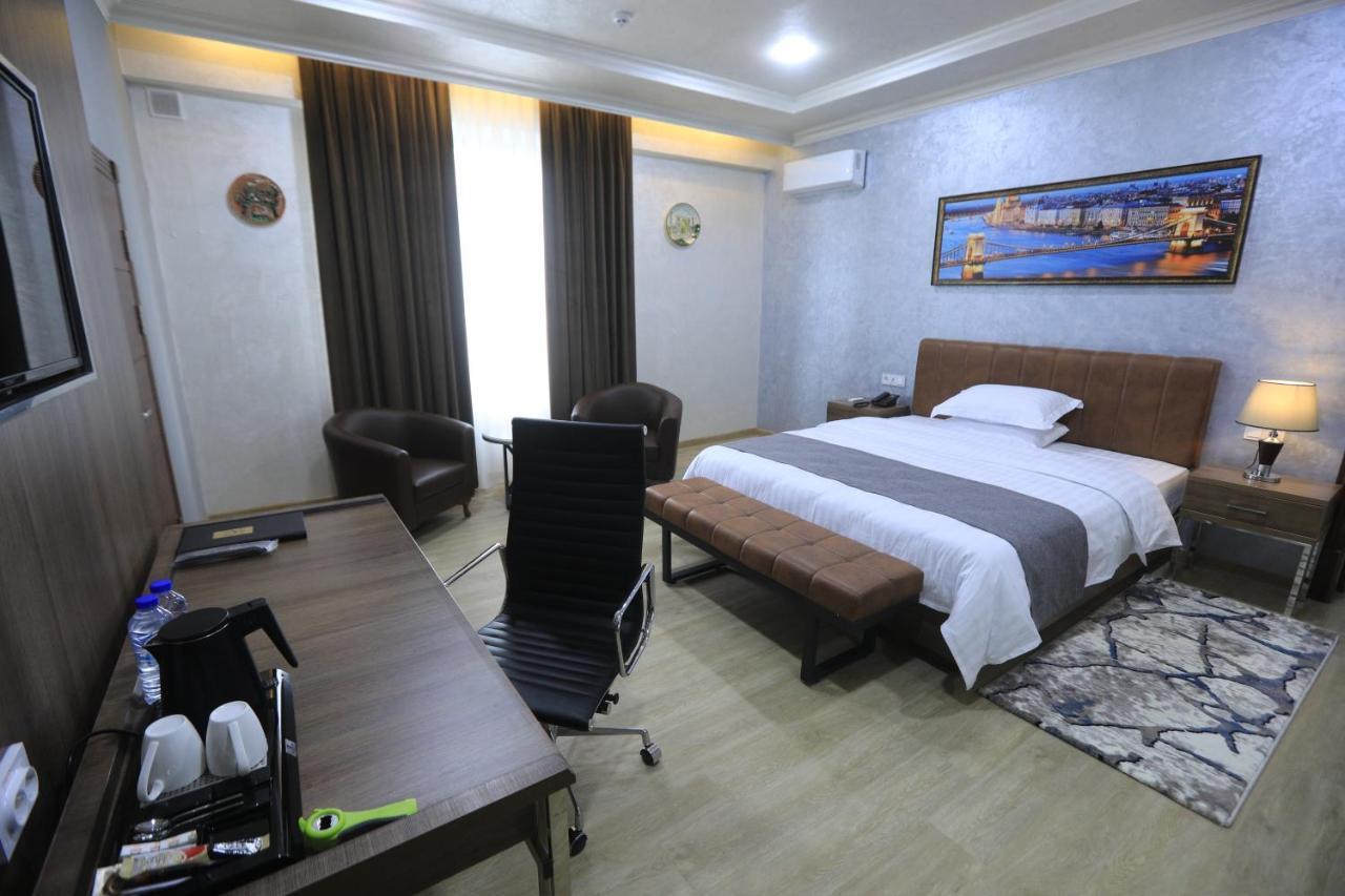 Chlnor Hotel Andijan Exterior foto